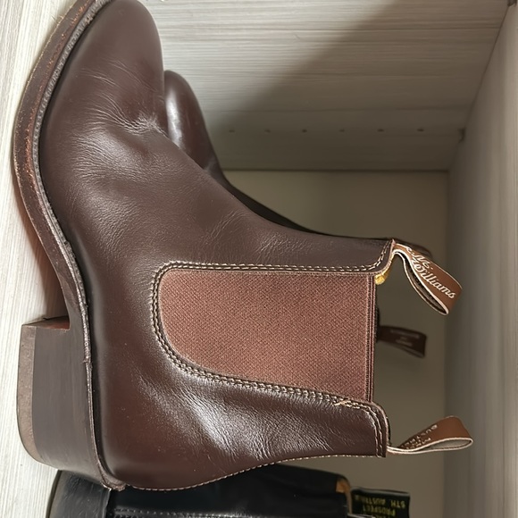Stunning RM Williams Boots with heel - Picture 6 of 8